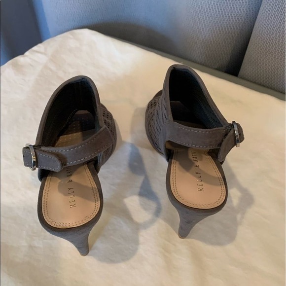 Kelly & Katie Eliassi Sandals - Picture 3 of 7